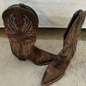 ARIAT cowboy boots